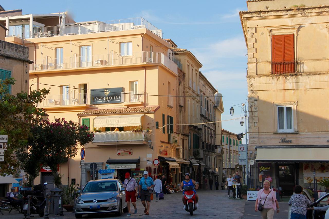 Townhouse Tropea Acomodação com café da manhã Exterior foto