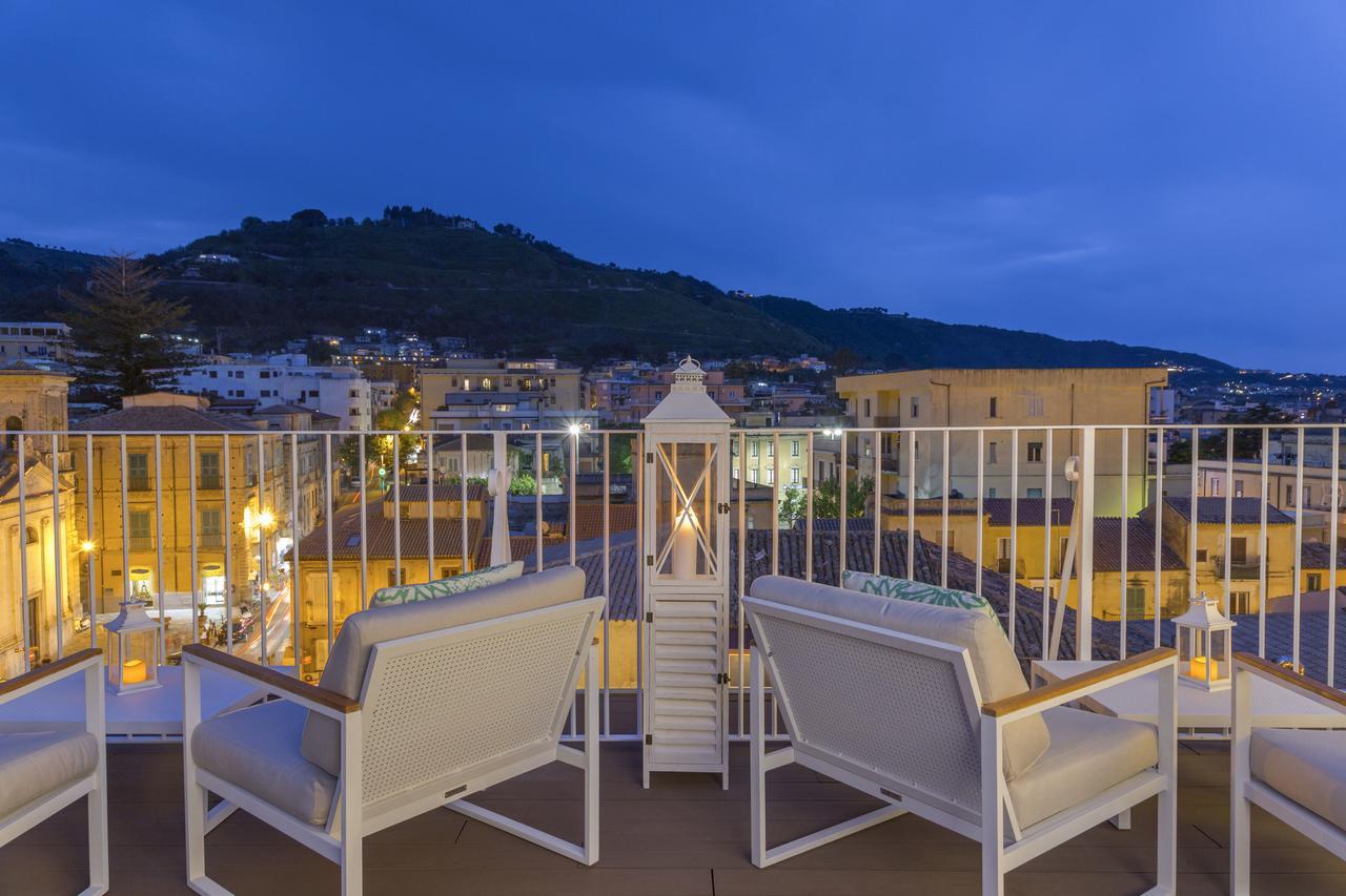 Townhouse Tropea Acomodação com café da manhã Exterior foto