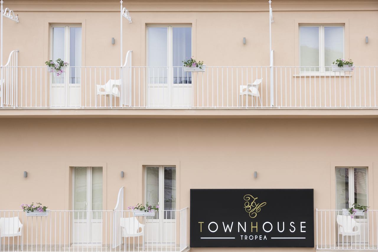 Townhouse Tropea Acomodação com café da manhã Exterior foto